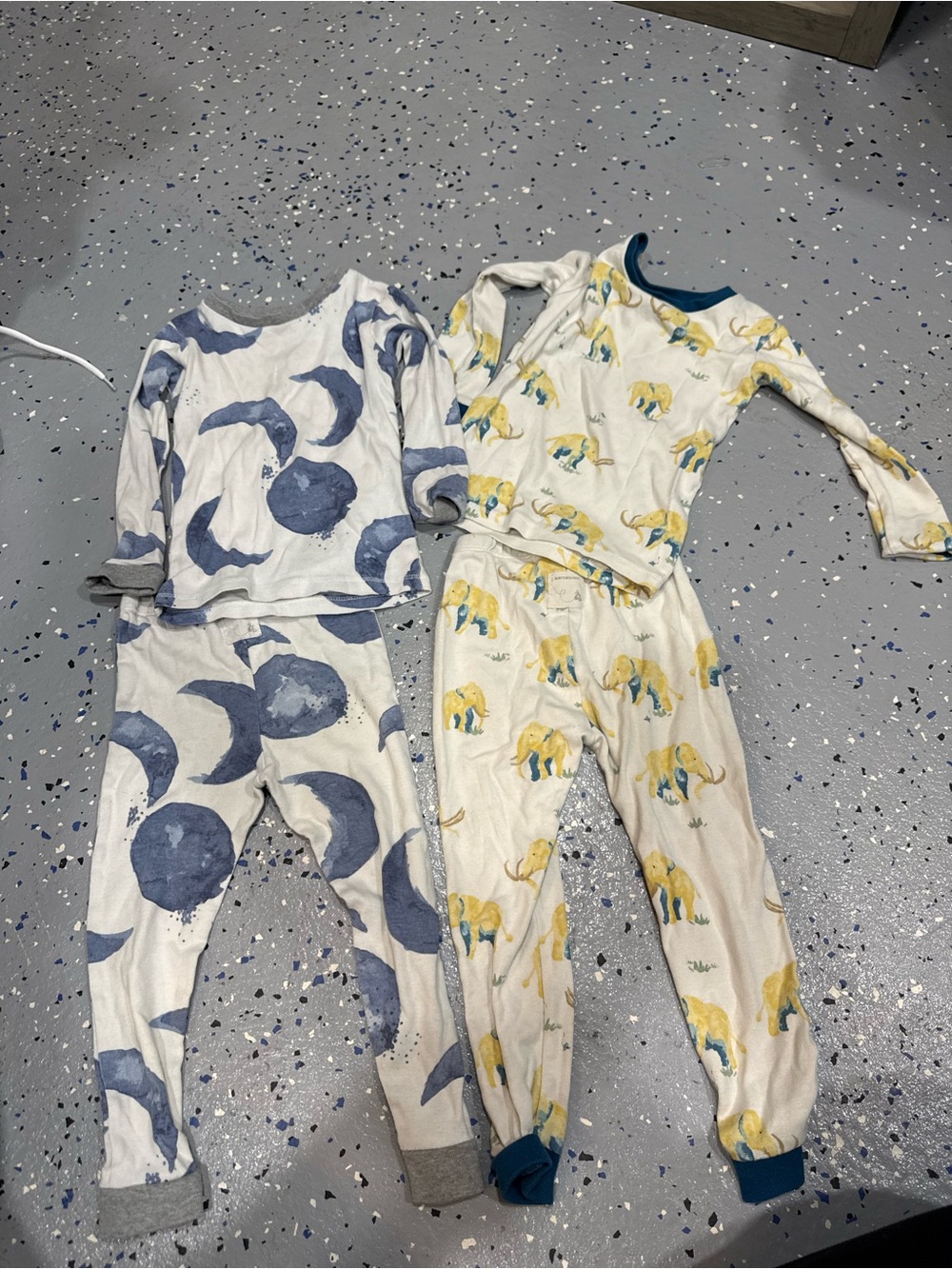3T Burt’s bees pajamas set of 2